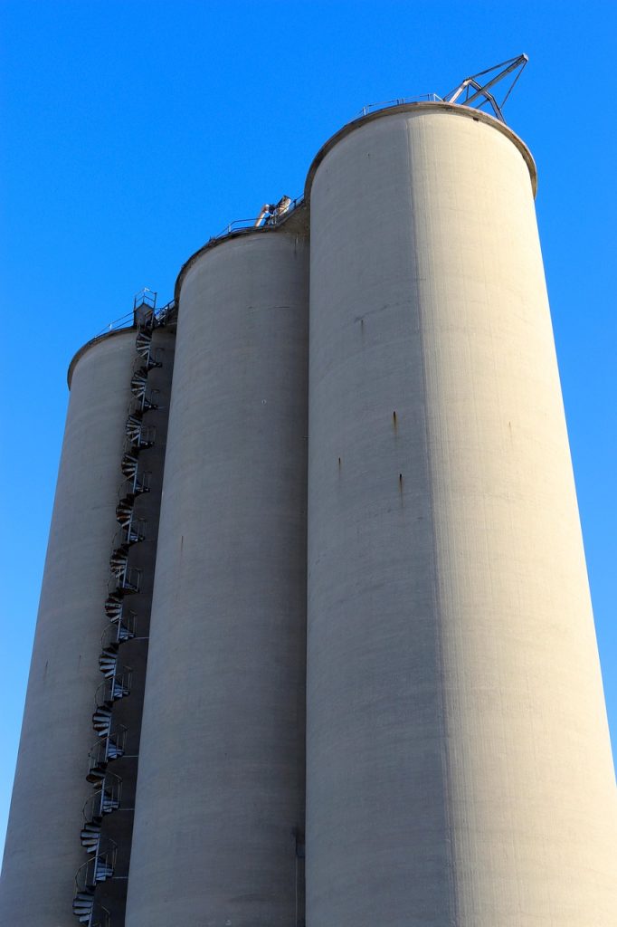 grain elevator, silo, granary, agribusiness